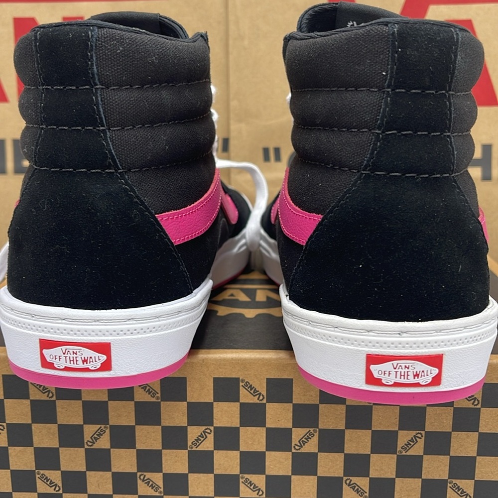 Vans Men’s Bmx Sk8-Hi Black/Magenta
VN0005V0KMN Sneakers - Picture 13 of 16